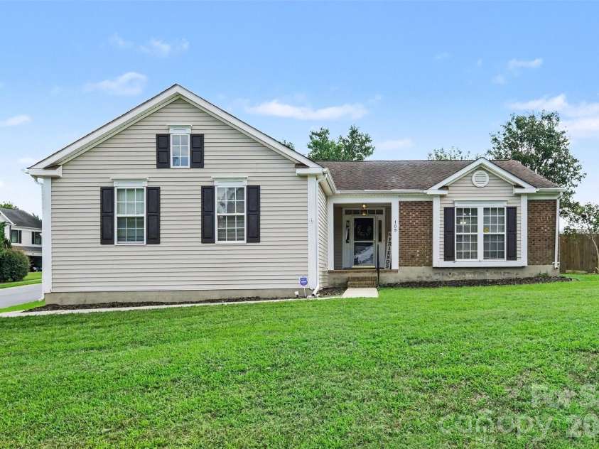 109 Brookstone Drive, Mount Holly, NC 28120.  MLS# CAR4384206, YatesRealty ID 44759. 