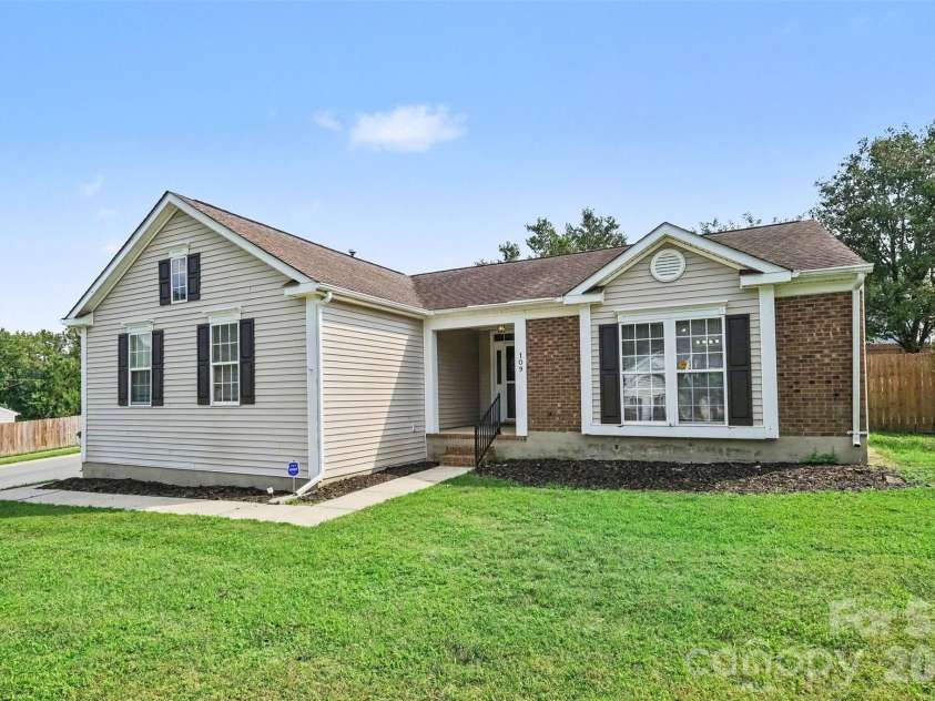 109 Brookstone Drive, Mount Holly, NC 28120.  MLS# CAR4384206, YatesRealty ID 44759. 