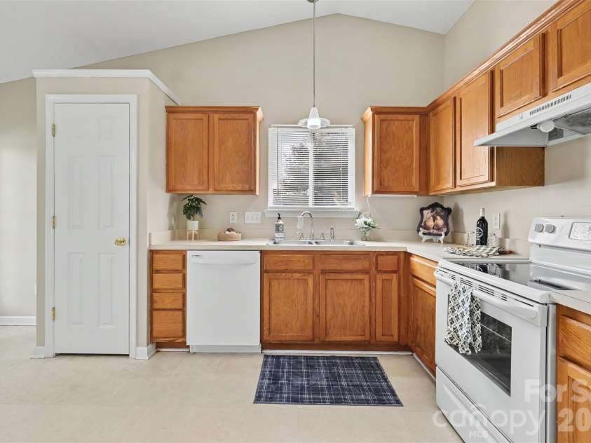 109 Brookstone Drive, Mount Holly, NC 28120.  MLS# CAR4384206, YatesRealty ID 44759. 