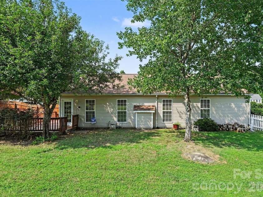 109 Brookstone Drive, Mount Holly, NC 28120.  MLS# CAR4384206, YatesRealty ID 44759. 