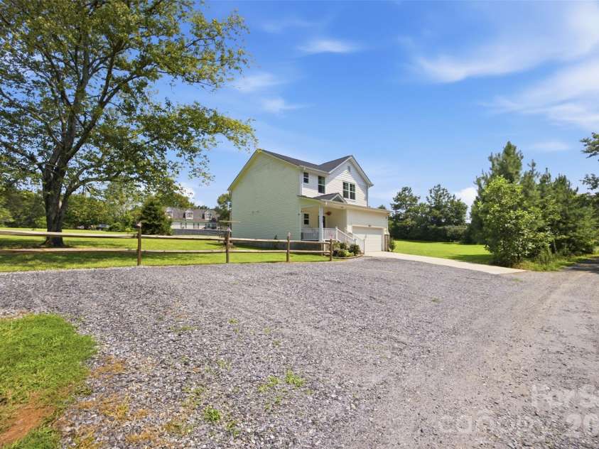 4757 Lama Lane, Lincolnton, NC 28092.  MLS# CAR4413998, YatesRealty ID 44760. 