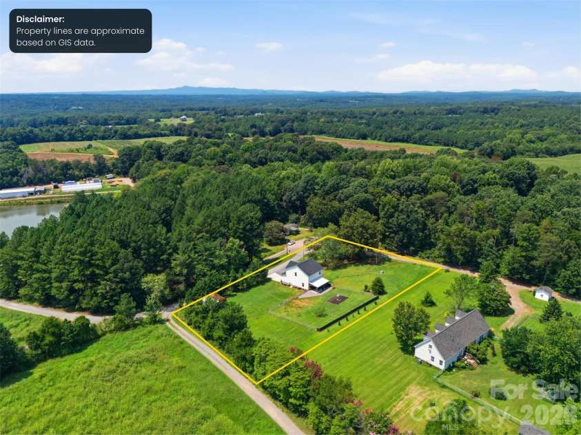 4757 Lama Lane, Lincolnton, NC 28092.  MLS# CAR4413998, YatesRealty ID 44760. 