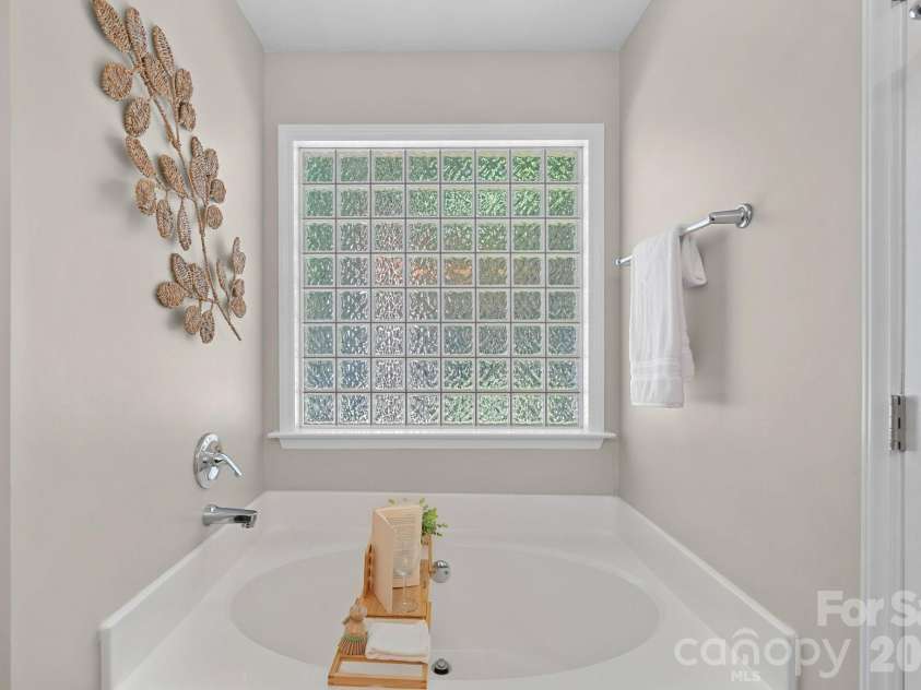 7219 Oxford Hunt Drive, Stanley, NC 28164.  MLS# CAR4408764, YatesRealty ID 44763. 