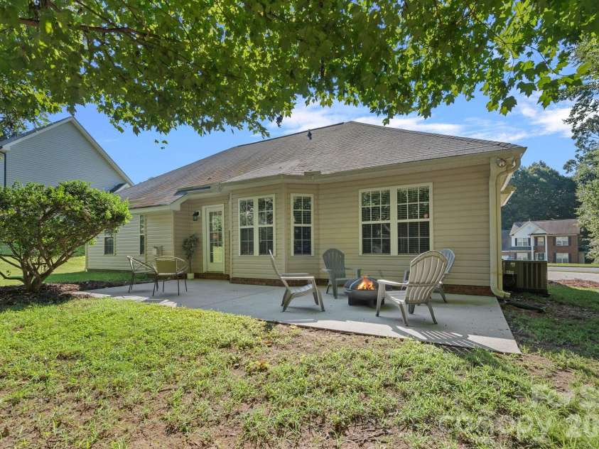 7219 Oxford Hunt Drive, Stanley, NC 28164.  MLS# CAR4408764, YatesRealty ID 44763. 