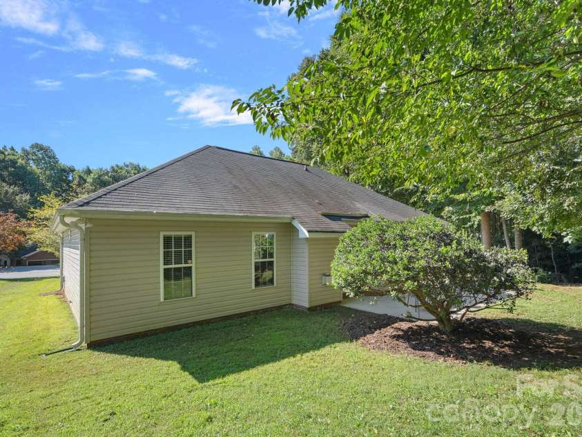 7219 Oxford Hunt Drive, Stanley, NC 28164.  MLS# CAR4408764, YatesRealty ID 44763. 