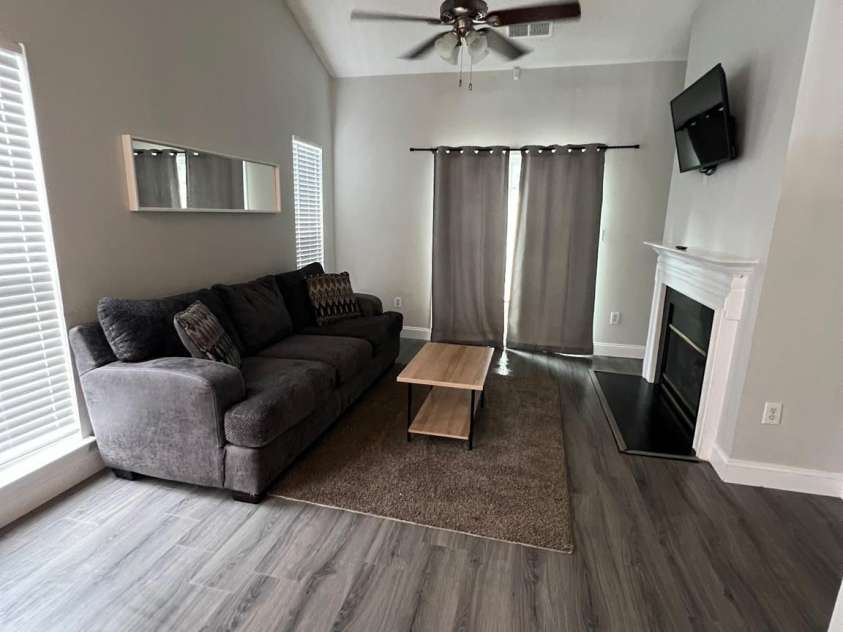 6431 Mallard View Lane, Charlotte, NC 28269.  MLS# CAR4414715, YatesRealty ID 44764. Great Room with Fireplace