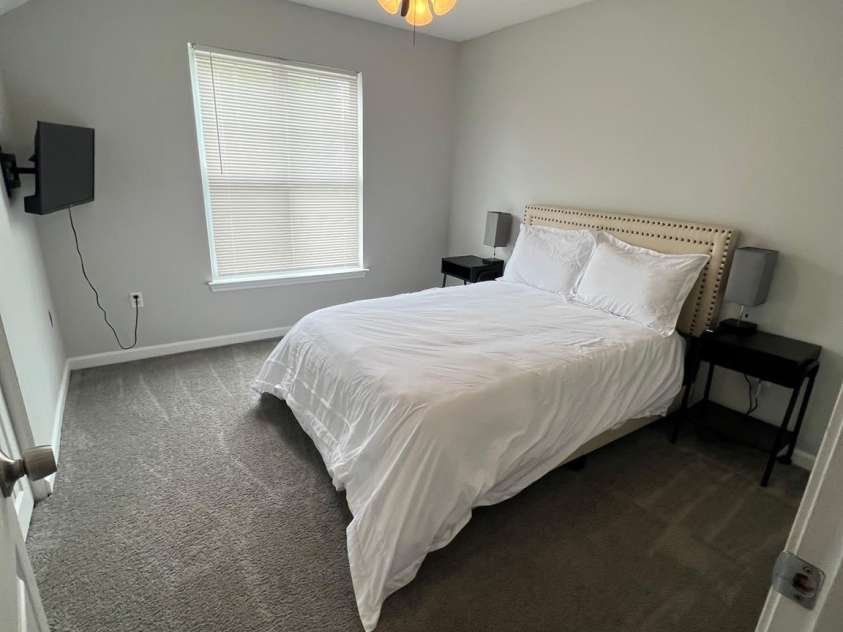 6431 Mallard View Lane, Charlotte, NC 28269.  MLS# CAR4414715, YatesRealty ID 44764. Secondary Bedroom
