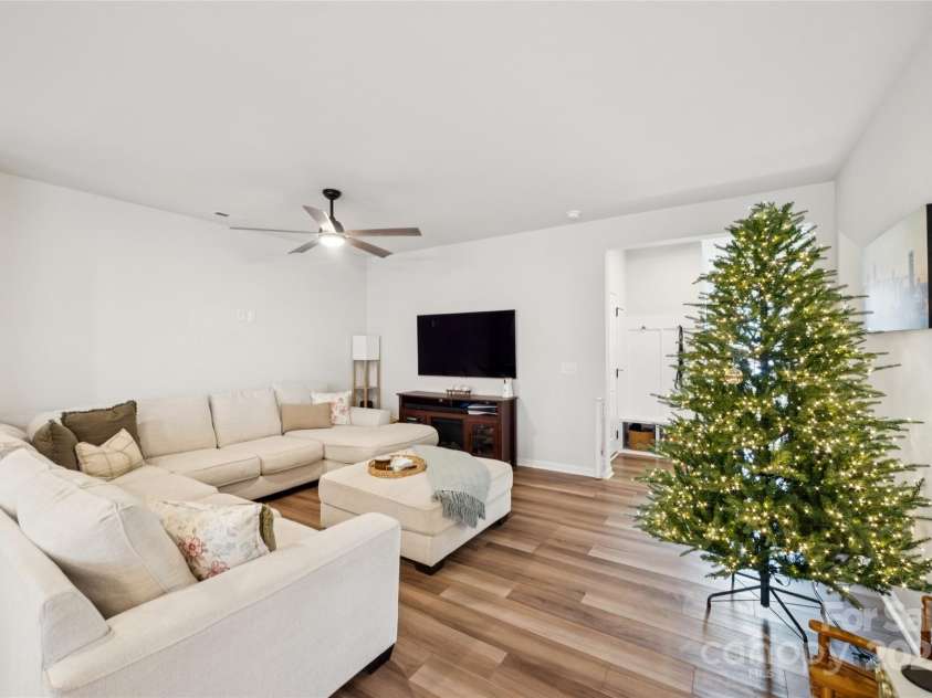 1103 Grays Mill Road, Charlotte, NC 28215.  MLS# CAR4320895, YatesRealty ID 4477. 