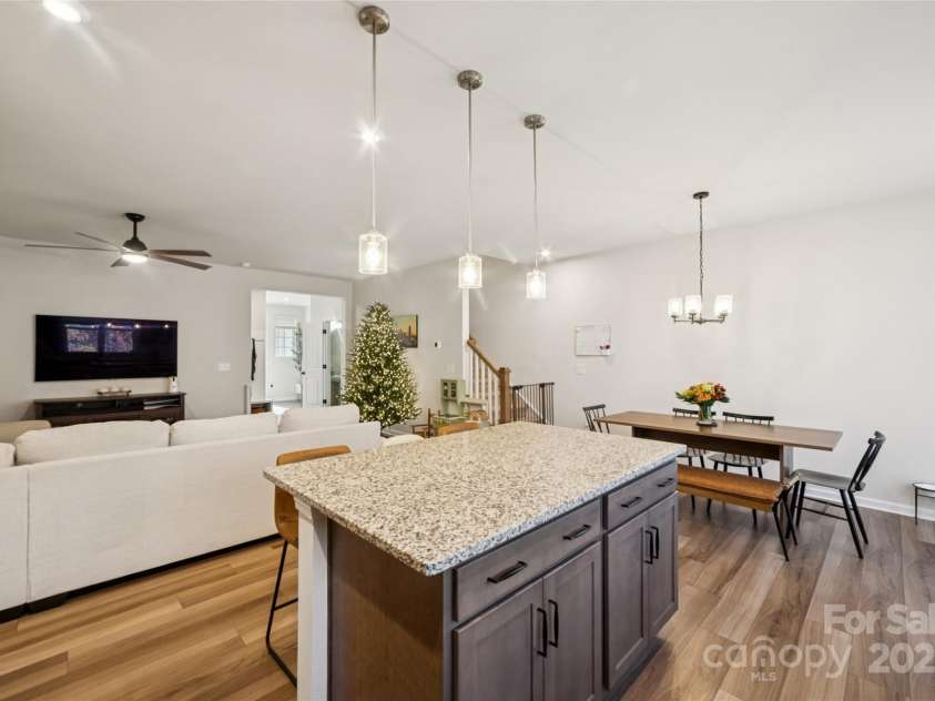 1103 Grays Mill Road, Charlotte, NC 28215.  MLS# CAR4320895, YatesRealty ID 4477. 