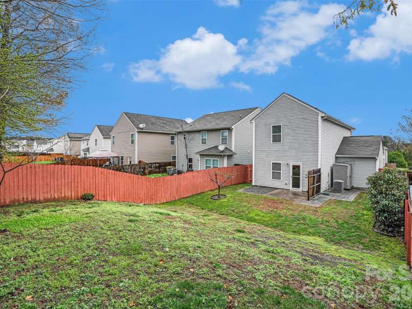 821 Alta Way, Kannapolis, NC 28081.  MLS# CAR4356703, YatesRealty ID 4477. Backyard