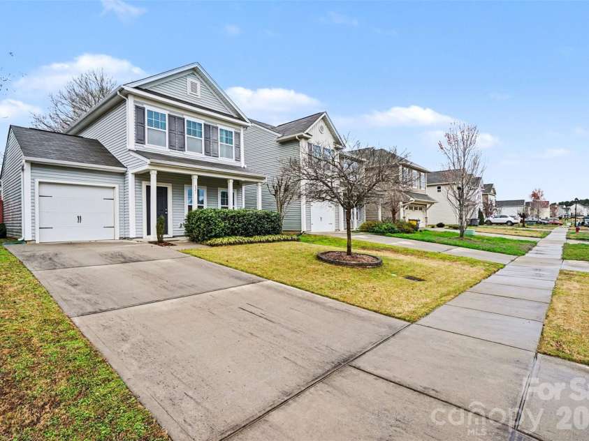 821 Alta Way, Kannapolis, NC 28081.  MLS# CAR4356703, YatesRealty ID 4477. Front Exterior
