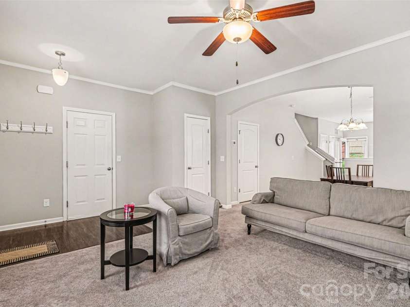 821 Alta Way, Kannapolis, NC 28081.  MLS# CAR4356703, YatesRealty ID 4477. Living Room