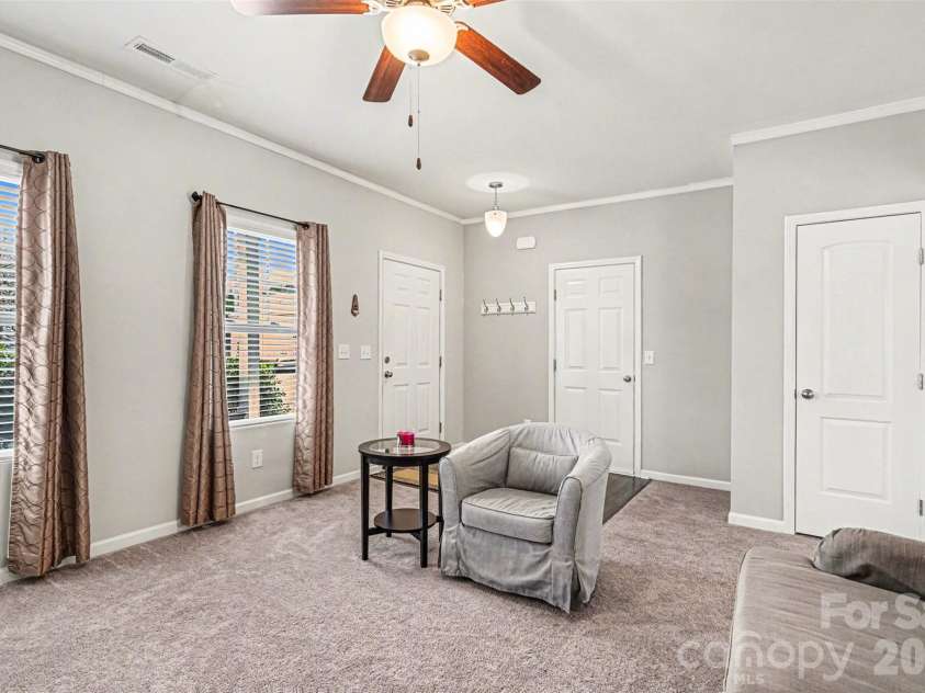 821 Alta Way, Kannapolis, NC 28081.  MLS# CAR4356703, YatesRealty ID 4477. Living Room