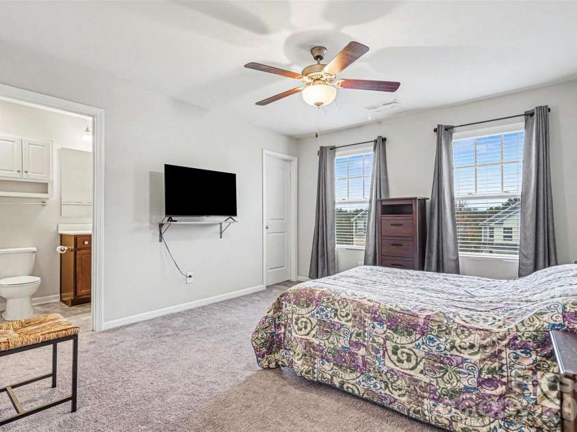 821 Alta Way, Kannapolis, NC 28081.  MLS# CAR4356703, YatesRealty ID 4477. Primary Bedroom