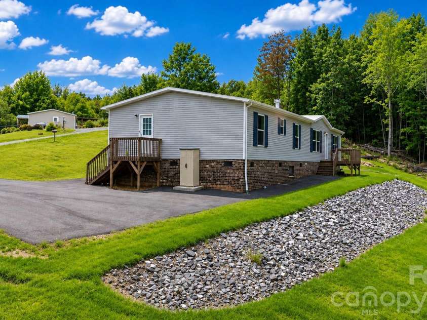 4223 Gouge Avenue, Morganton, NC 28655.  MLS# CAR4392702, YatesRealty ID 44770. 
