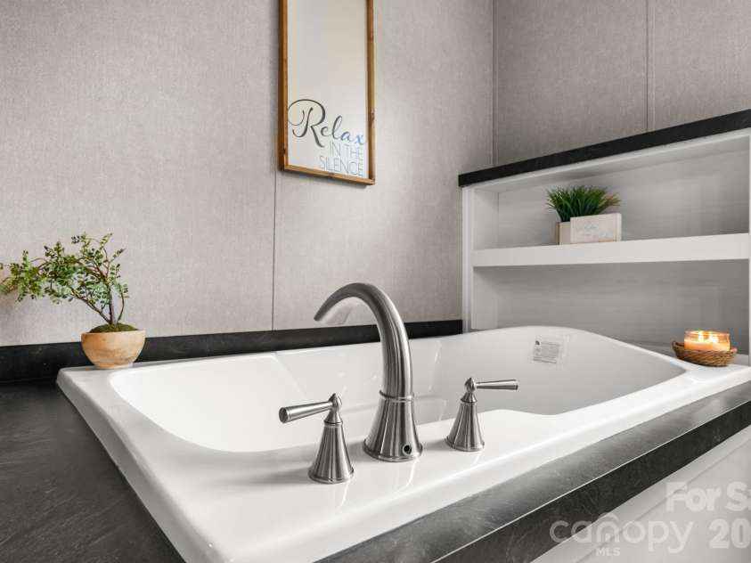 4223 Gouge Avenue, Morganton, NC 28655.  MLS# CAR4392702, YatesRealty ID 44770. Large Soaking Tub