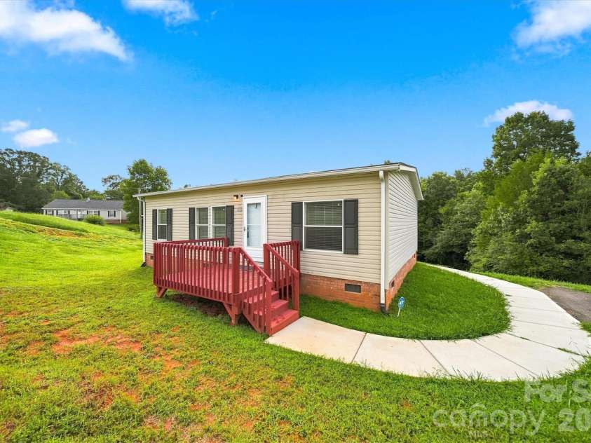 8660 Hollywood Drive, Connelly Springs, NC 28612.  MLS# CAR4415157, YatesRealty ID 44771. 