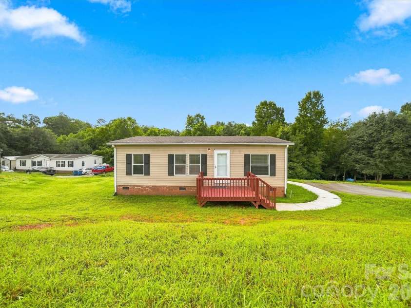 8660 Hollywood Drive, Connelly Springs, NC 28612.  MLS# CAR4415157, YatesRealty ID 44771. 