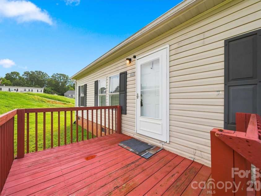 8660 Hollywood Drive, Connelly Springs, NC 28612.  MLS# CAR4415157, YatesRealty ID 44771. 
