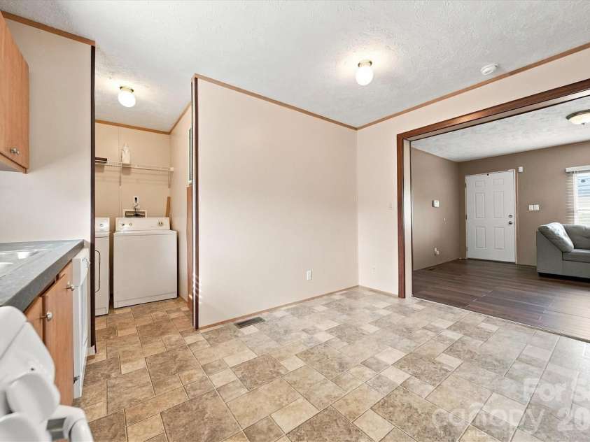 8660 Hollywood Drive, Connelly Springs, NC 28612.  MLS# CAR4415157, YatesRealty ID 44771. 