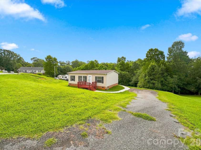 8660 Hollywood Drive, Connelly Springs, NC 28612.  MLS# CAR4415157, YatesRealty ID 44771. 