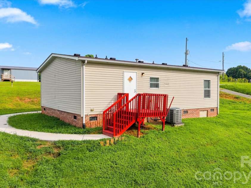8660 Hollywood Drive, Connelly Springs, NC 28612.  MLS# CAR4415157, YatesRealty ID 44771. 