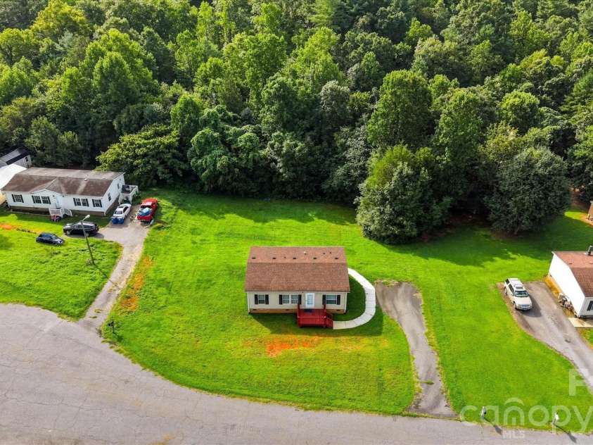 8660 Hollywood Drive, Connelly Springs, NC 28612.  MLS# CAR4415157, YatesRealty ID 44771. 