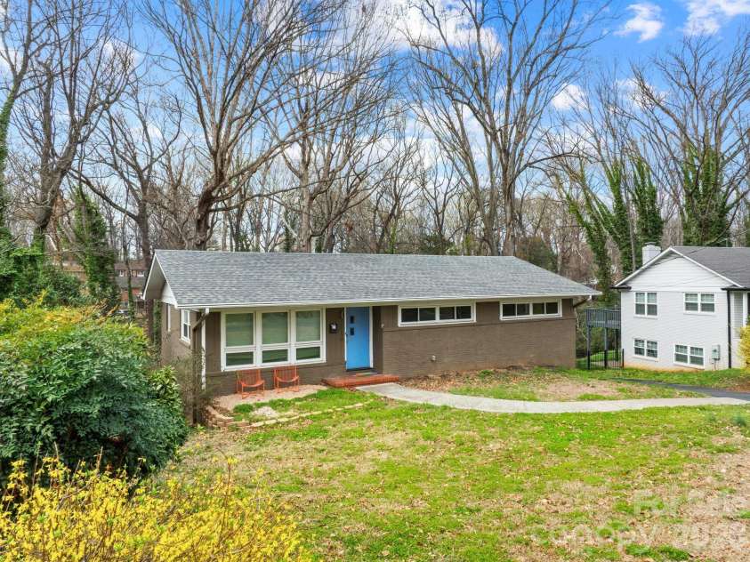 6240 Candlewood Drive, Charlotte, NC 28210.  MLS# CAR4414036, YatesRealty ID 44772. 