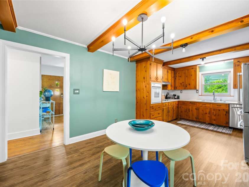 6240 Candlewood Drive, Charlotte, NC 28210.  MLS# CAR4414036, YatesRealty ID 44772. 