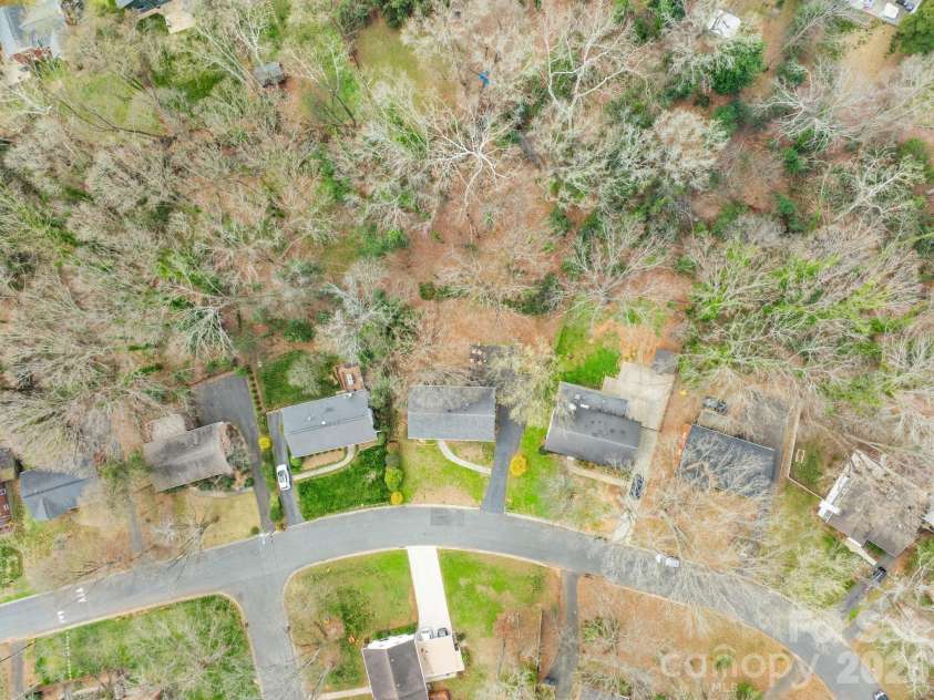 6240 Candlewood Drive, Charlotte, NC 28210.  MLS# CAR4414036, YatesRealty ID 44772. 