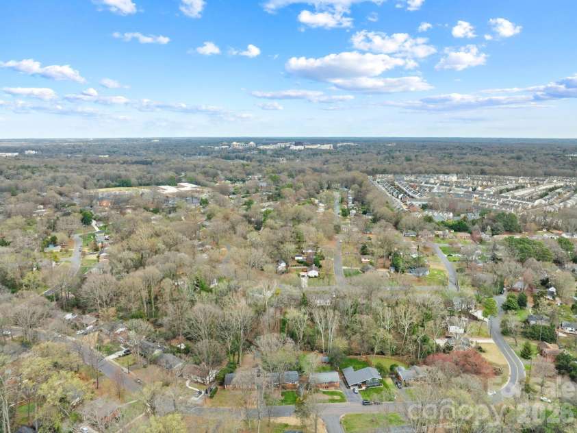 6240 Candlewood Drive, Charlotte, NC 28210.  MLS# CAR4414036, YatesRealty ID 44772. 