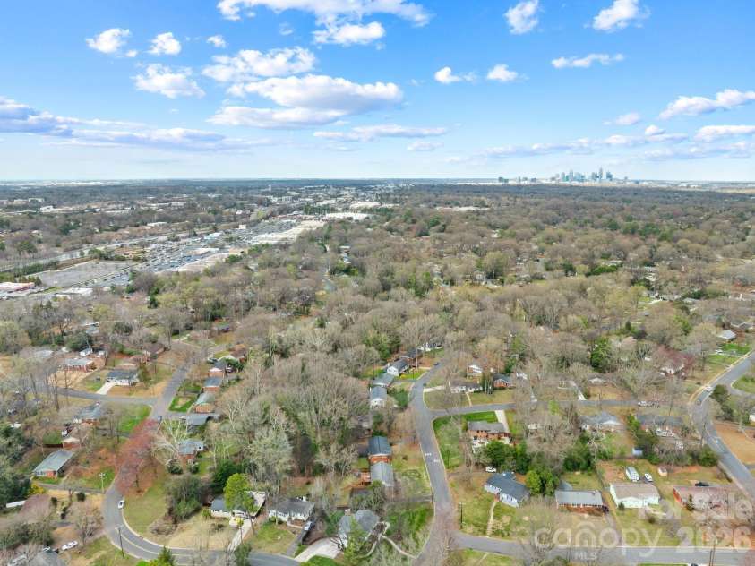 6240 Candlewood Drive, Charlotte, NC 28210.  MLS# CAR4414036, YatesRealty ID 44772. 