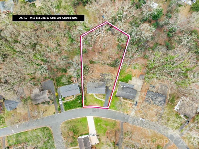 6240 Candlewood Drive, Charlotte, NC 28210.  MLS# CAR4414036, YatesRealty ID 44772. 