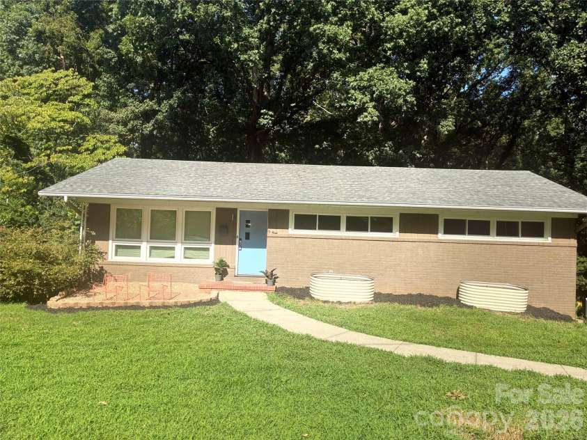 6240 Candlewood Drive, Charlotte, NC 28210.  MLS# CAR4414036, YatesRealty ID 44772. 