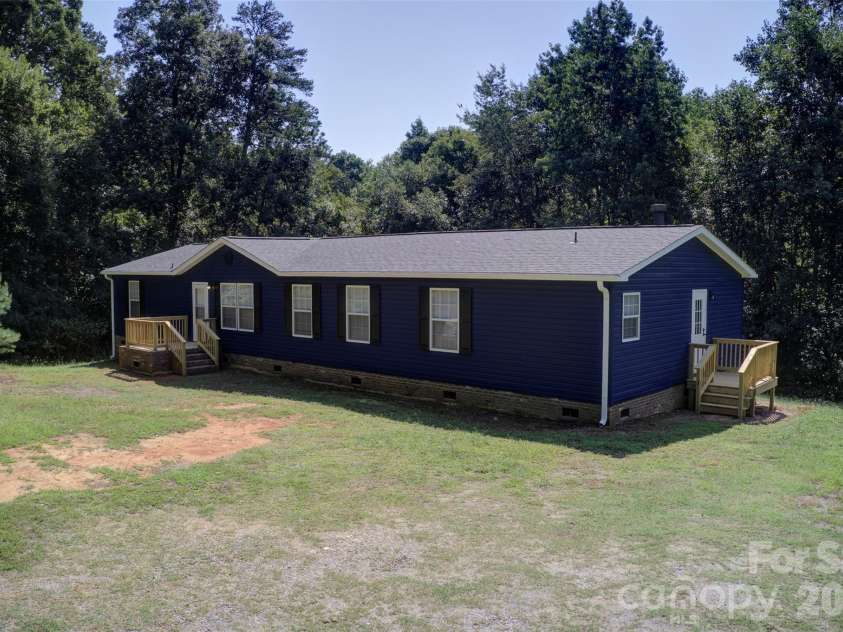 262 Upper Stanley Road, Stanley, NC 28164.  MLS# CAR4413693, YatesRealty ID 44776. Welcome Home to: 262 Upper Stanley Rd