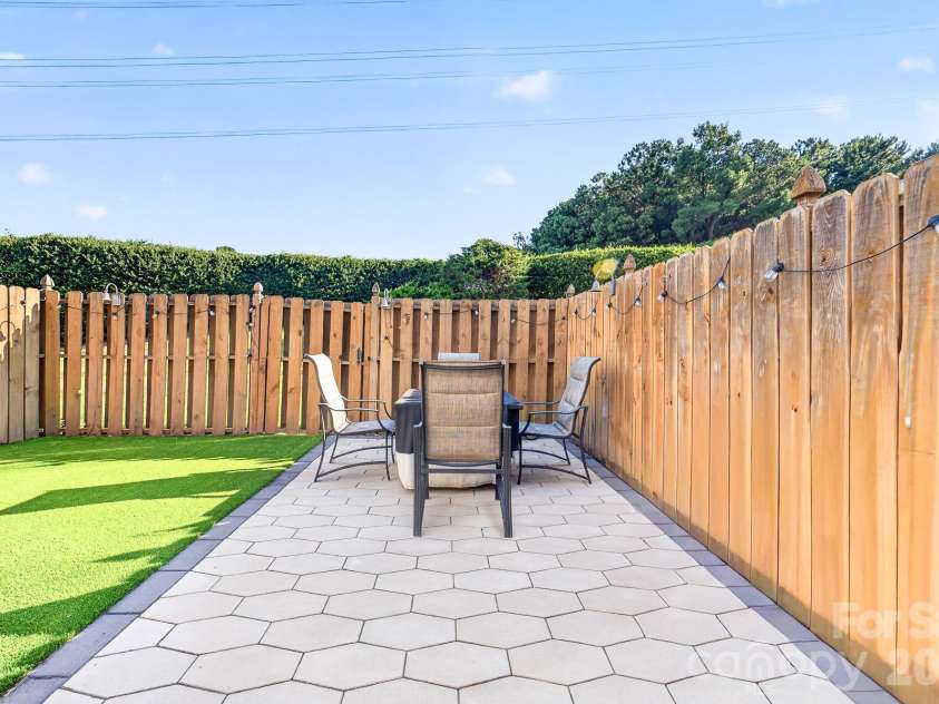 9712 Elizabeth Townes Lane, Charlotte, NC 28277.  MLS# CAR4413149, YatesRealty ID 44778. 