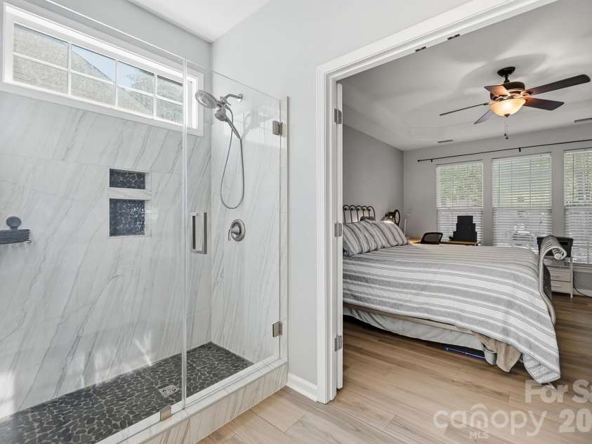 8530 Heron Glen Drive, Charlotte, NC 28269.  MLS# CAR4410893, YatesRealty ID 44779. Primary Shower