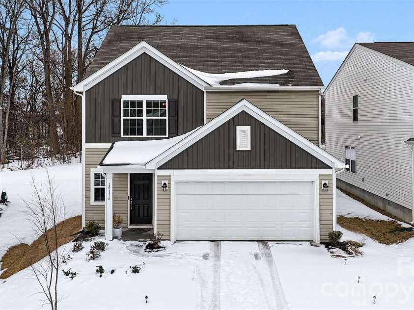 10136 Chatham Run Lane, Charlotte, NC 28262.  MLS# CAR4342699, YatesRealty ID 4478. 