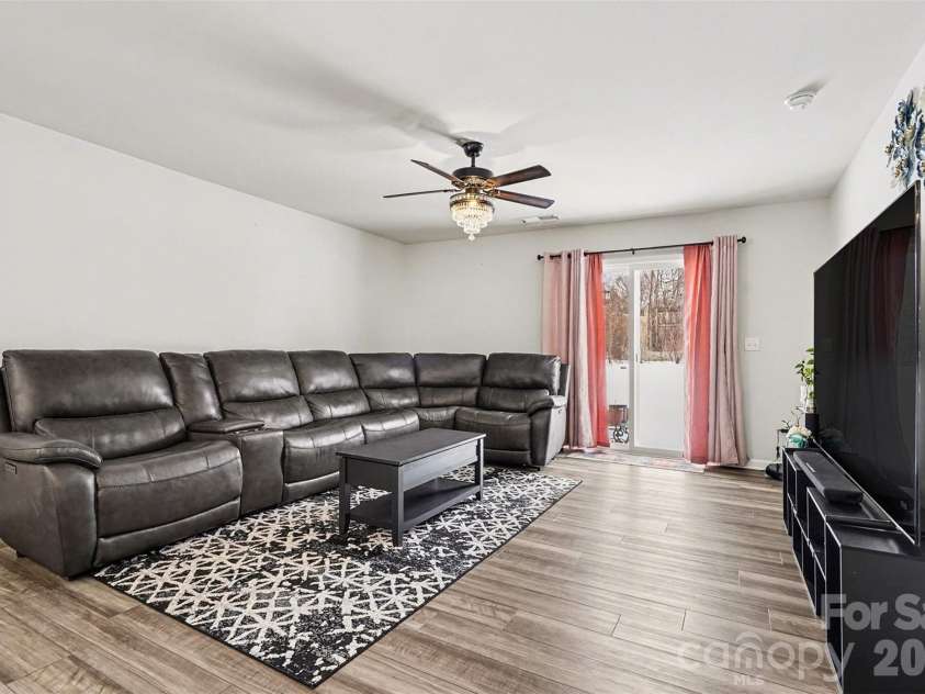 10136 Chatham Run Lane, Charlotte, NC 28262.  MLS# CAR4342699, YatesRealty ID 4478. 