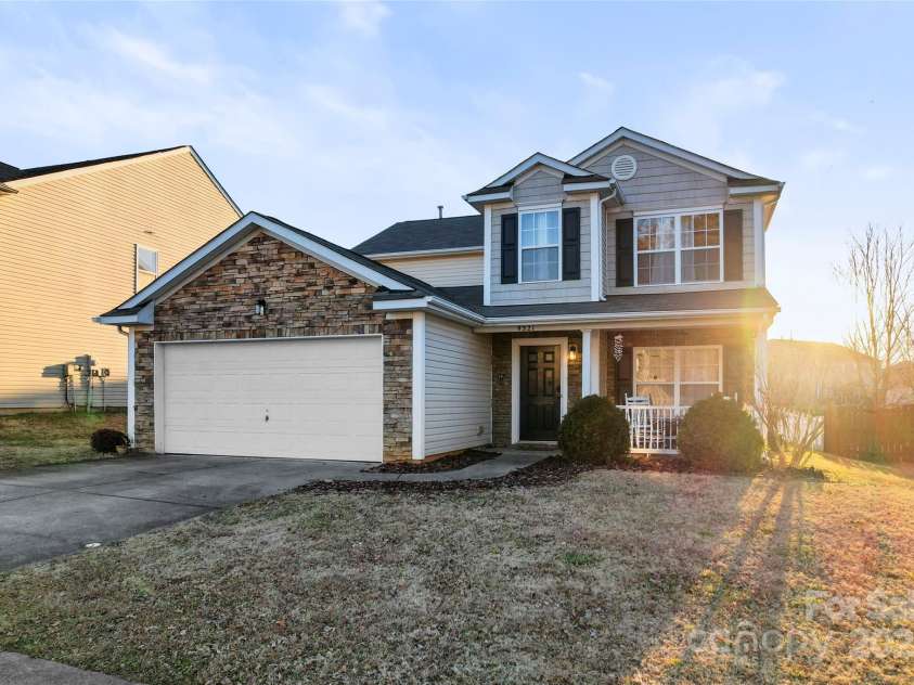 9321 Bayview Parkway, Charlotte, NC 28216.  MLS# CAR4211715, YatesRealty ID 4478. 