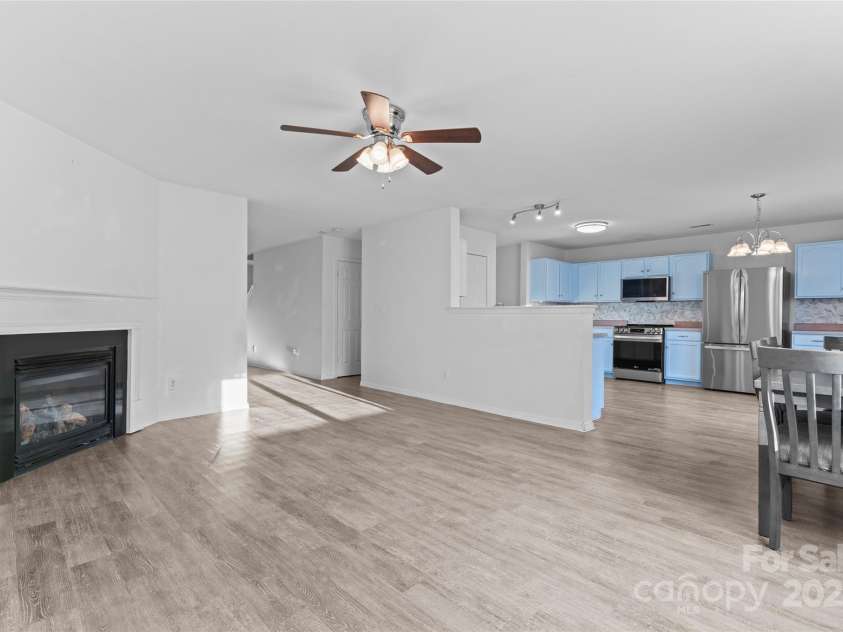 9321 Bayview Parkway, Charlotte, NC 28216.  MLS# CAR4211715, YatesRealty ID 4478. 