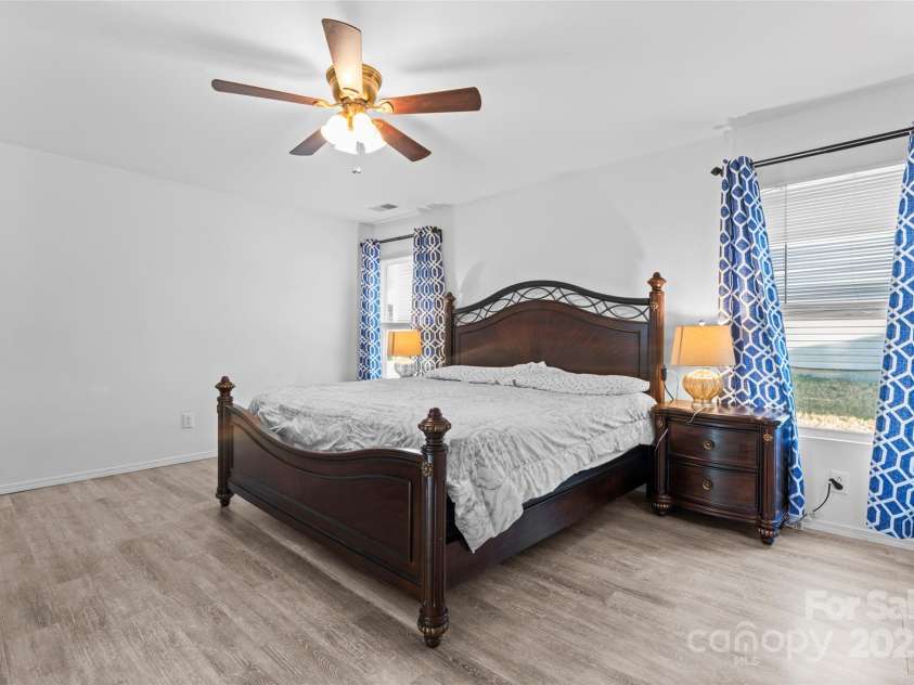 9321 Bayview Parkway, Charlotte, NC 28216.  MLS# CAR4211715, YatesRealty ID 4478. 
