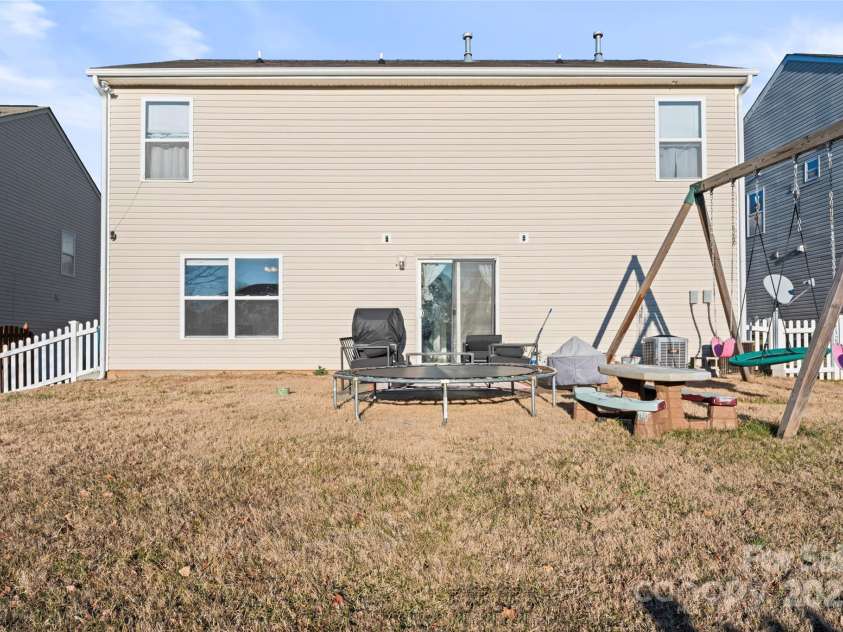 9321 Bayview Parkway, Charlotte, NC 28216.  MLS# CAR4211715, YatesRealty ID 4478. 
