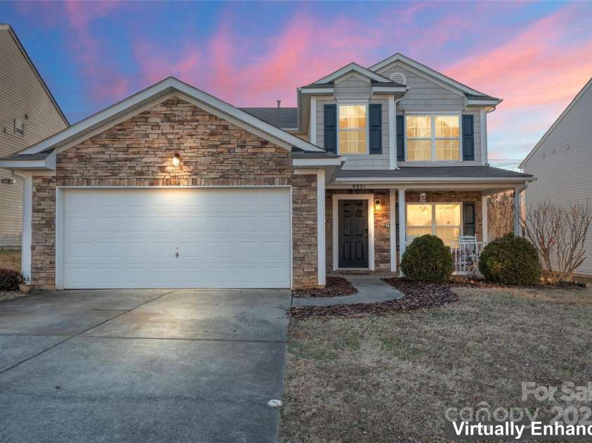 9321 Bayview Parkway, Charlotte, NC 28216.  MLS# CAR4211715, YatesRealty ID 4478. Welcome Home