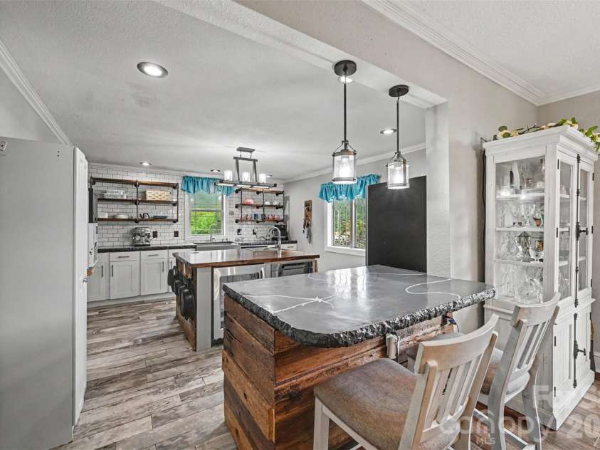 106 Guffey Road, Cherryville, NC 28021.  MLS# CAR4414816, YatesRealty ID 44781. 