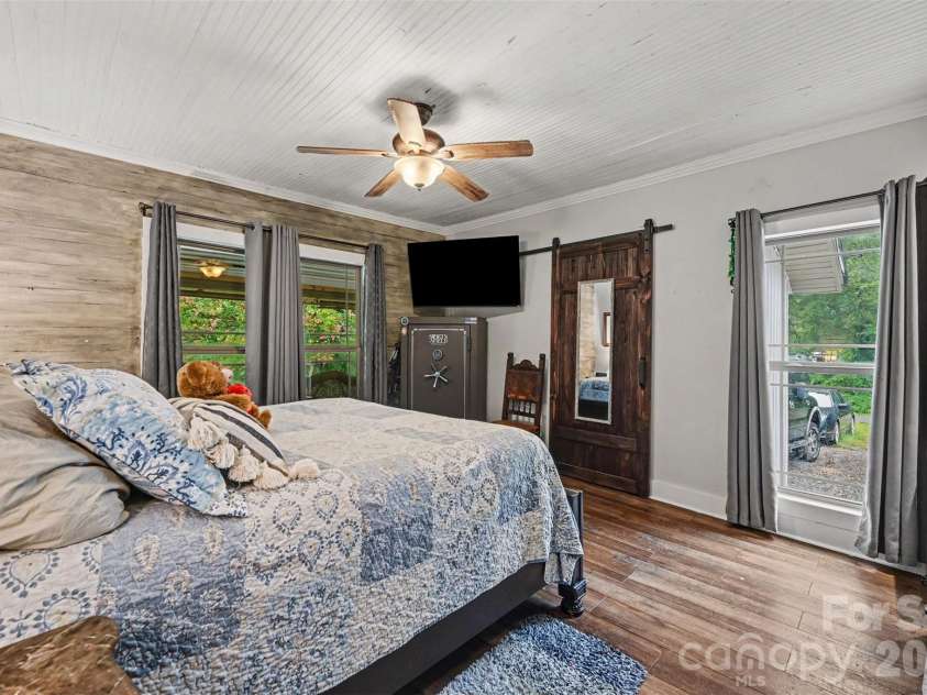 106 Guffey Road, Cherryville, NC 28021.  MLS# CAR4414816, YatesRealty ID 44781. 