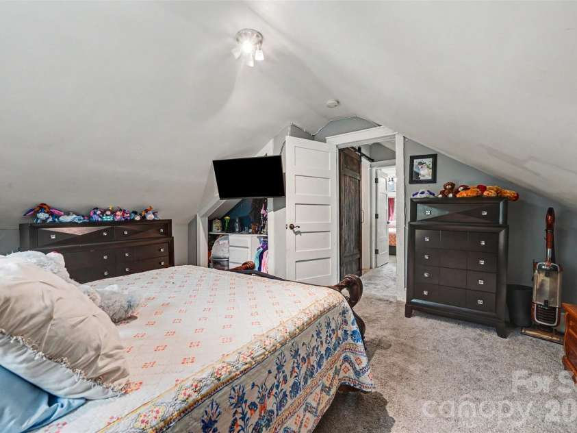 106 Guffey Road, Cherryville, NC 28021.  MLS# CAR4414816, YatesRealty ID 44781. 
