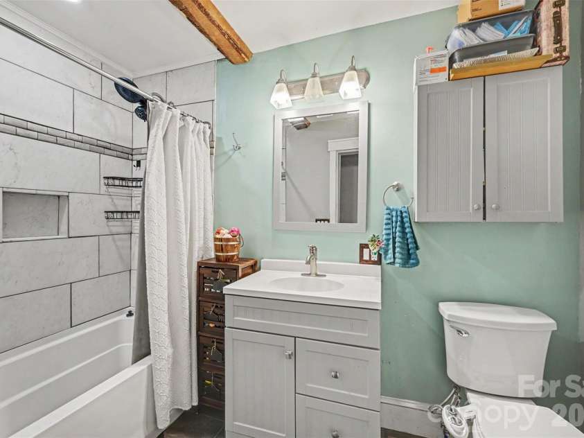 106 Guffey Road, Cherryville, NC 28021.  MLS# CAR4414816, YatesRealty ID 44781. 