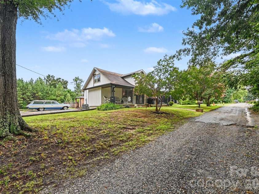 106 Guffey Road, Cherryville, NC 28021.  MLS# CAR4414816, YatesRealty ID 44781. 