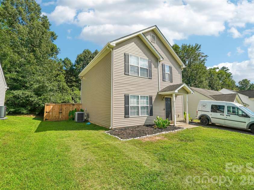 4926 Elizabeth Road, Charlotte, NC 28269.  MLS# CAR4415121, YatesRealty ID 44782. 